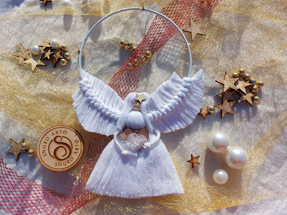 Makramé andělka na kruhu Lana