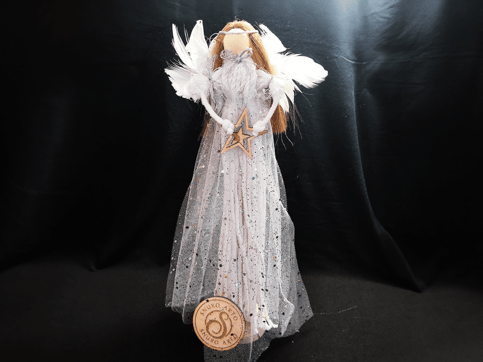 Makramé andělka Danuška na stojánku